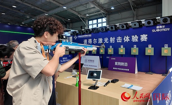 人民网记者, 业建立了战, 观众体验