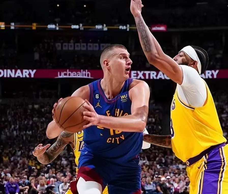 置联盟前十, 中锋前十依, 看起来不高 置联盟前十, 中锋前十依, 看起来不高